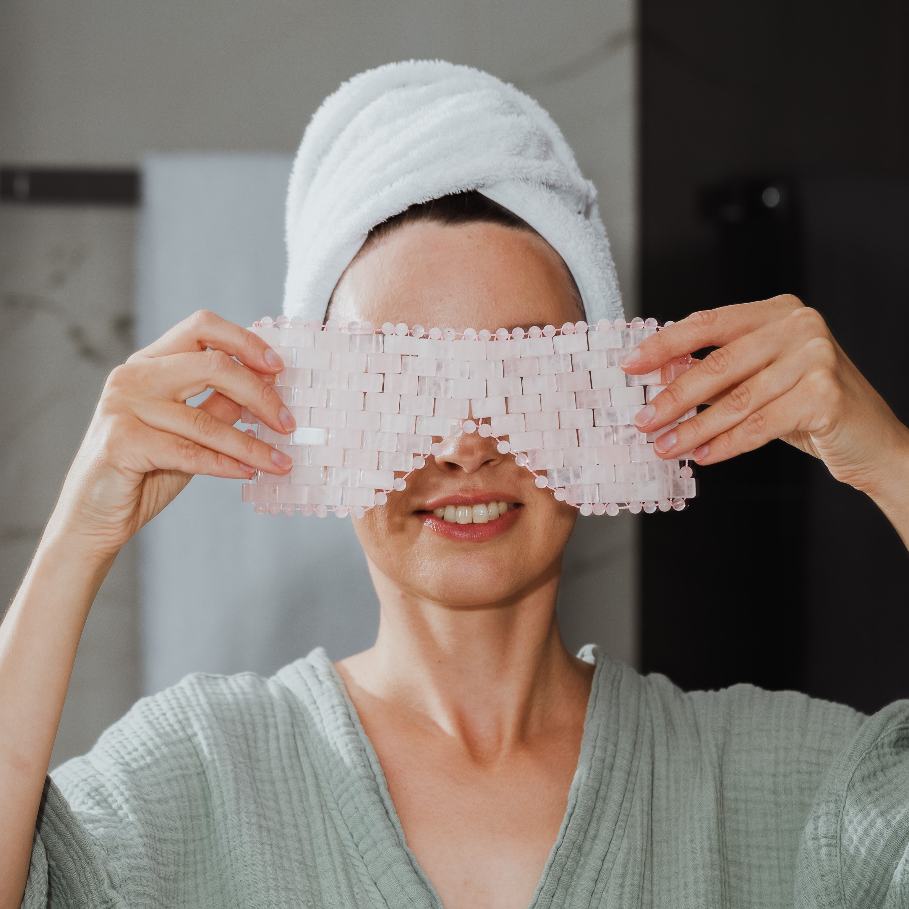 Clear Quartz Crystal Eye Mask for Tired Eyes - Wholenessly