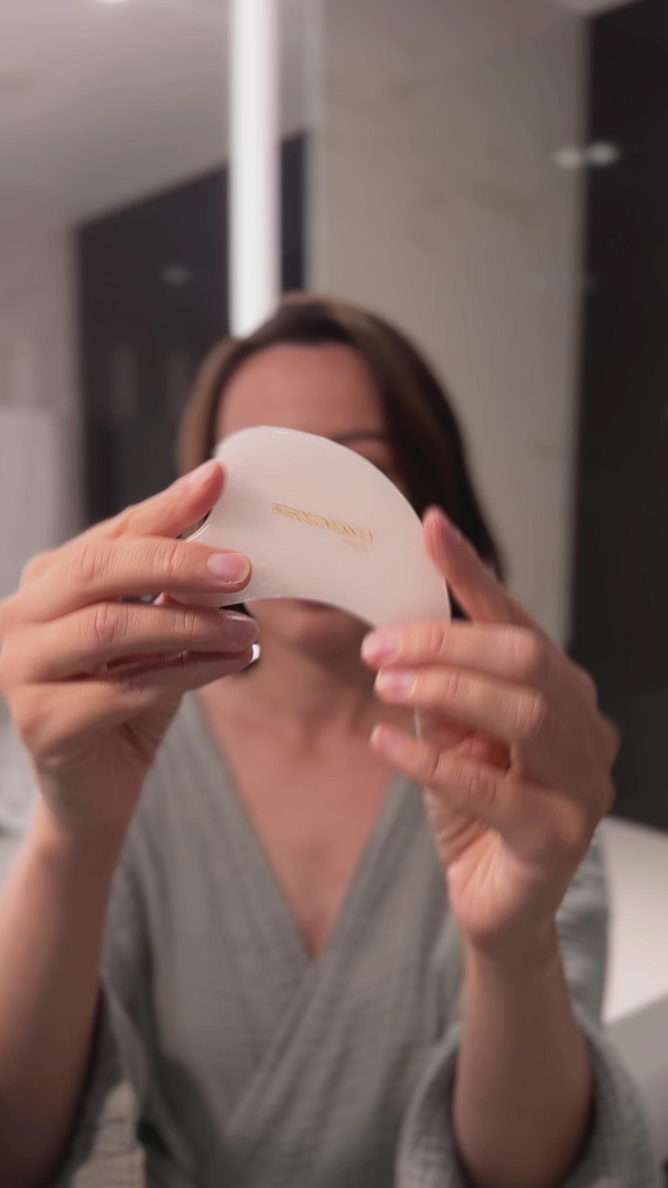 White Jade Wave Restorer Gua Sha -Wholenessly